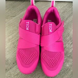 Women's Vibrant Pink Tiem Spin Shoes
